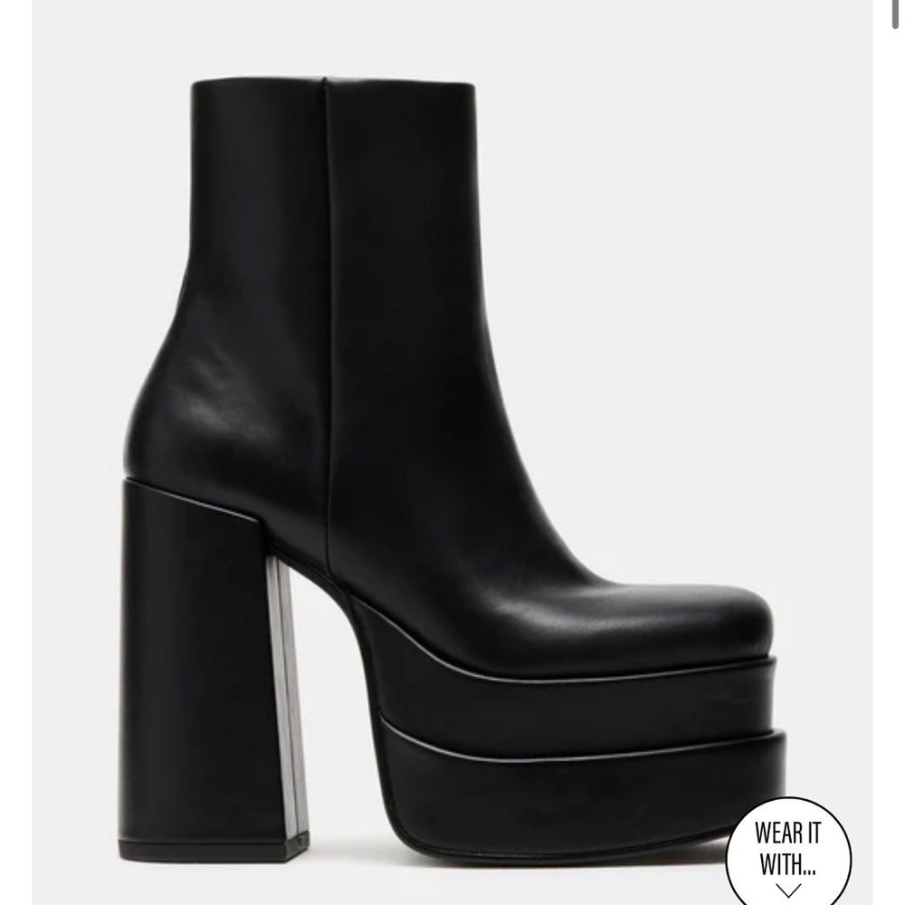 Steve Madden Black Cobra Boots size 9